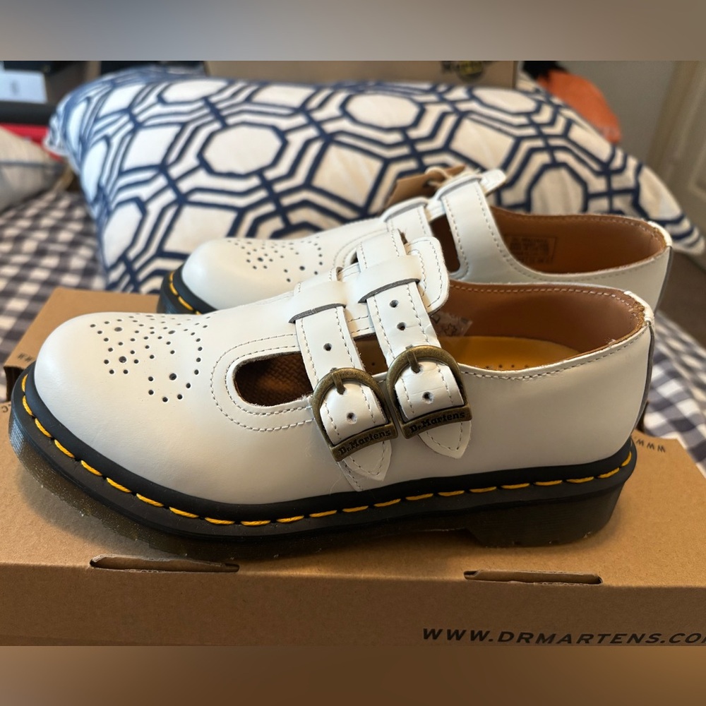 Dr. Martens Mary Jane 8065
